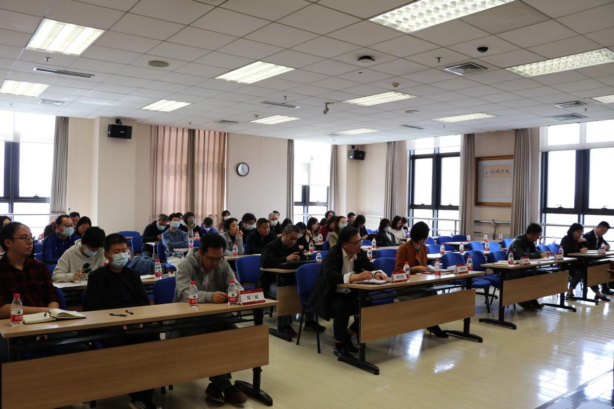 日本五级片
召开学习贯彻习近平新时代中国特色社会主义思想主题教育传达学习暨动员部署大会 图片1.jpg