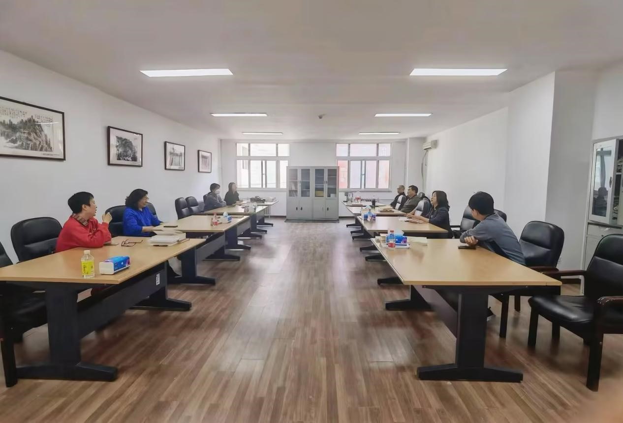 日本五级片
教职工党支部召开学习贯彻习近平新时代中国特色社会主义思想主题教育专题组织生活会 图片3.jpg